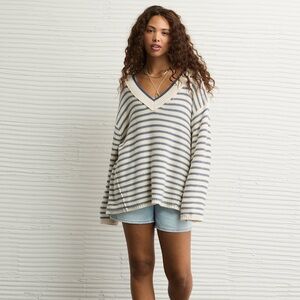 American Eagle Big Hug Oversized V-Neck Sweater - Small